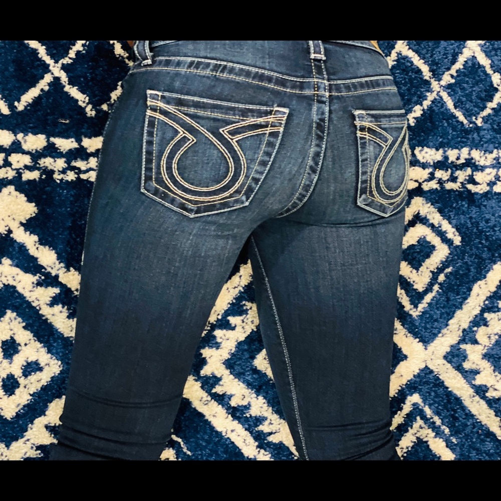 Big Star Jeans. SIZE 27X37